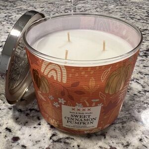 Bath & Body Works: 14.5 oz 3-Wick Candle: Sweet Cinnamon Pumpkin